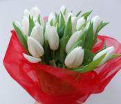 Букет из тюльпанов – создаём приятный подарок своими руками